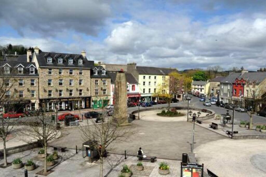 Charlies Lane Apartment Donegal Town Bagian luar foto